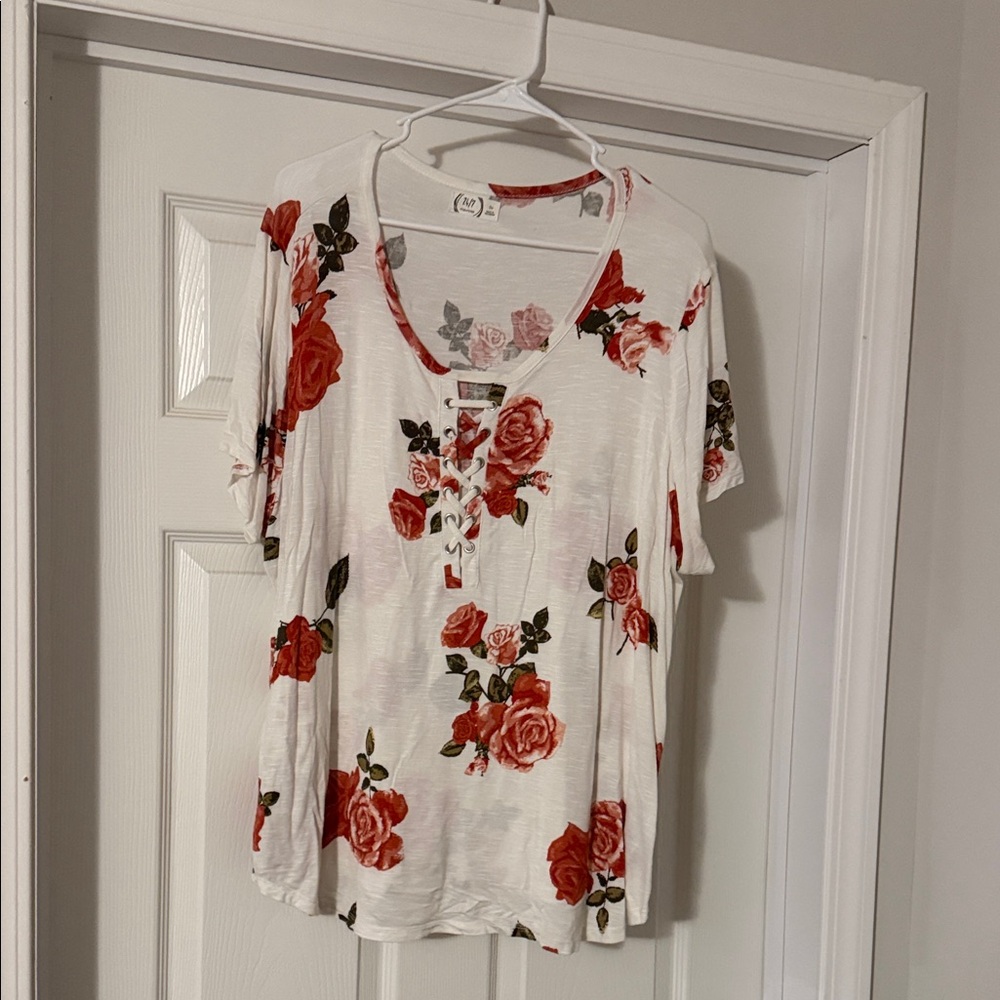 Maurices Red Floral Lace-Up Short Sleeve Top